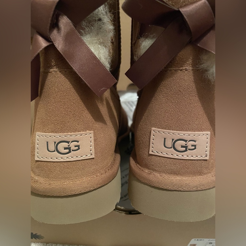 BNIB $275 UGG Women's Bailey Bow II Boots - Chestnut - Picture 8 of 12